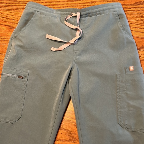 Figs Yola Hydrogreen S/T Scrub Pants - Picture 5 of 12